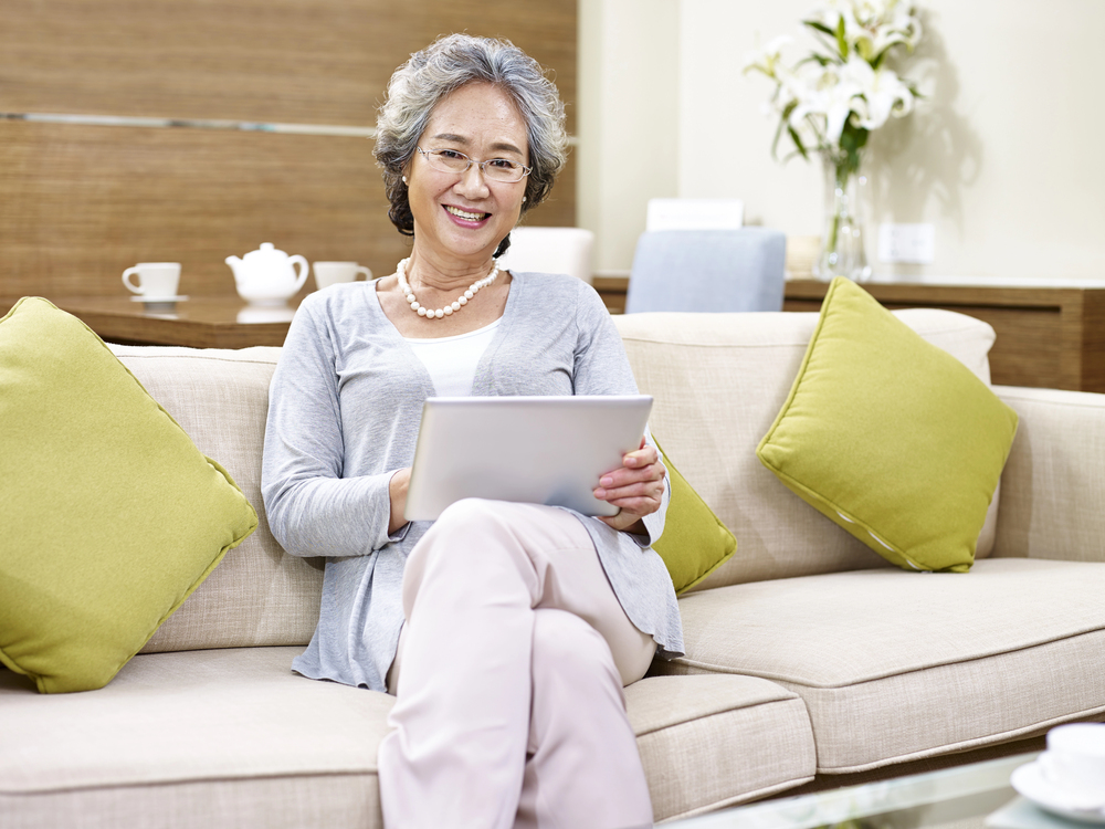 A care manager working on a chronic disease plan.